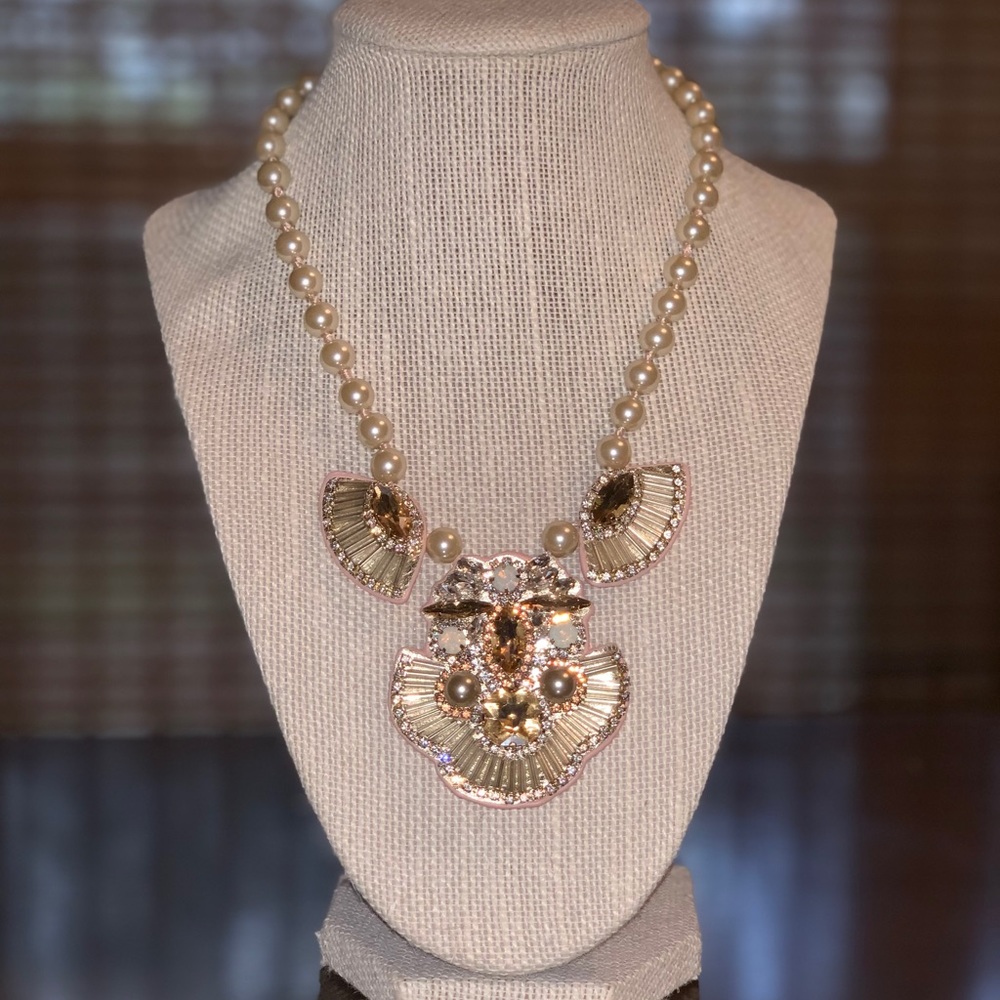 Chloe & Isabel Jolie Pendant Necklace